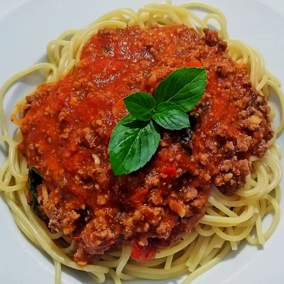 Recipe of Spaghetti bolognese and basil on the DeliRec recipe website