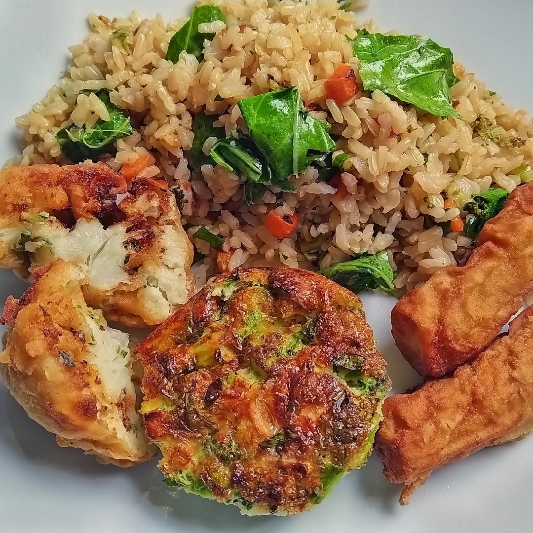 Photo of the Broccoli omelette with brown rice, cauliflower and breaded banana. – recipe of Broccoli omelette with brown rice, cauliflower and breaded banana. on DeliRec