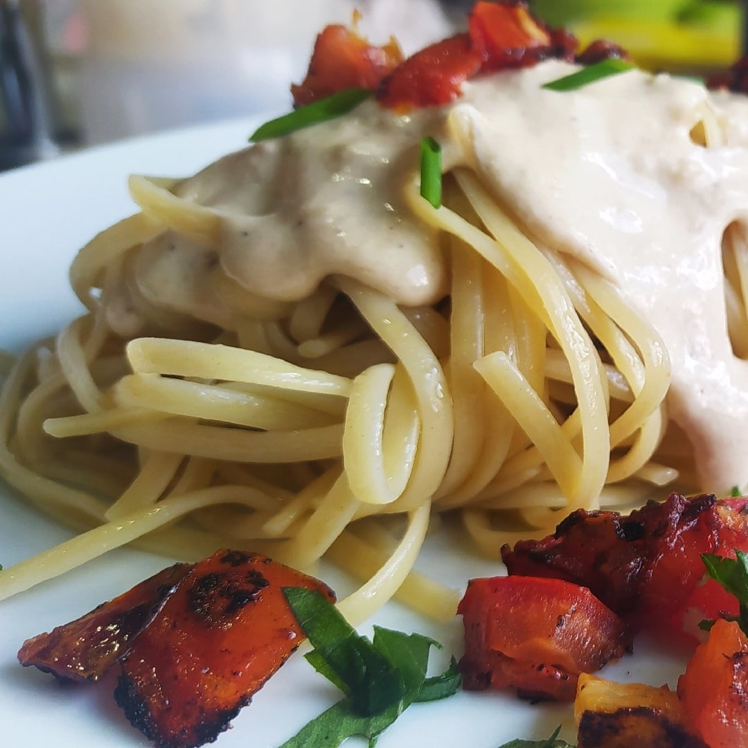 Photo of the Linguini in cheese sauce with toasted tomatoes – recipe of Linguini in cheese sauce with toasted tomatoes on DeliRec