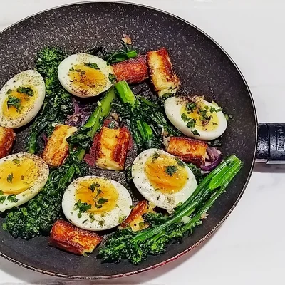 Recipe of Boiled egg with grilled coalho cheese and Japanese broccoli on the DeliRec recipe website