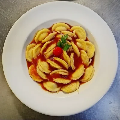 Recipe of Cheese ravioli (ready market pasta) with rustic tomato sauce on the DeliRec recipe website