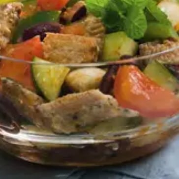 Foto da Salada Grega com Sardinha - receita de Salada Grega com Sardinha no DeliRec