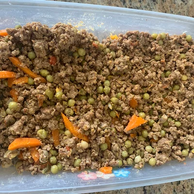 Recipe of Ground beef with carrots and peas on the DeliRec recipe website