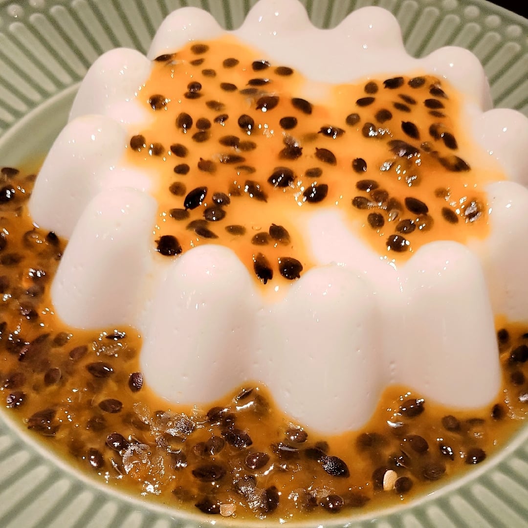 Photo of the Panna Cotta with passion fruit syrup 🇧🇷x🇮🇪 – recipe of Panna Cotta with passion fruit syrup 🇧🇷x🇮🇪 on DeliRec