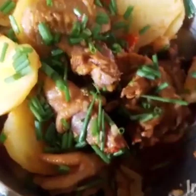 Receta de Pollo de corral con patata en el sitio web de recetas de DeliRec
