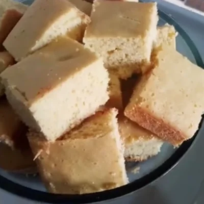 Recipe of Simple and yummy cornmeal cake 😋 on the DeliRec recipe website