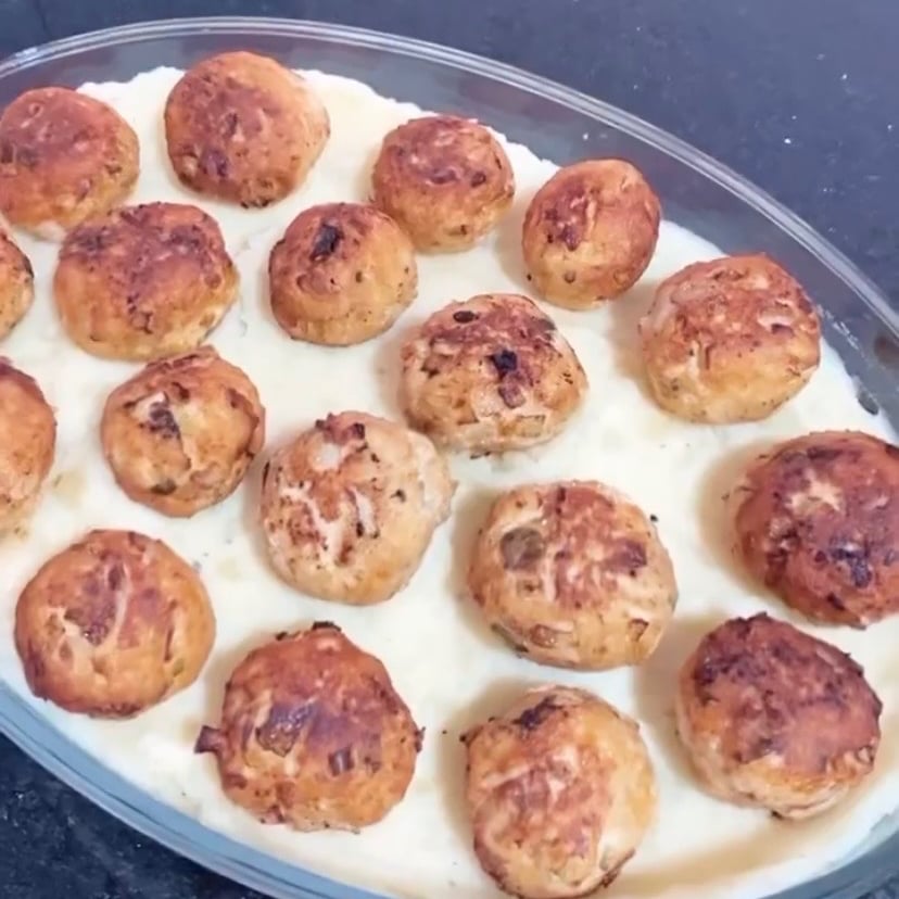 Photo of the Mashed Potatoes with Chicken Meatballs – recipe of Mashed Potatoes with Chicken Meatballs on DeliRec