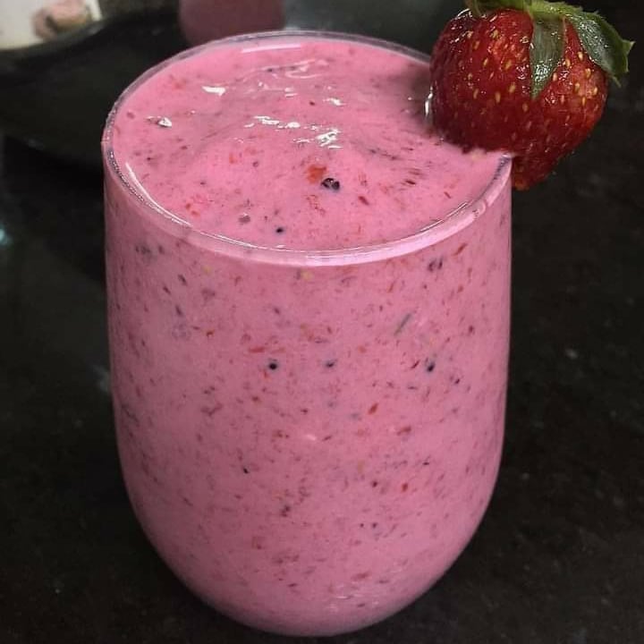 Photo of the BANANA SMOOTHIE WITH RED FRUITS – recipe of BANANA SMOOTHIE WITH RED FRUITS on DeliRec
