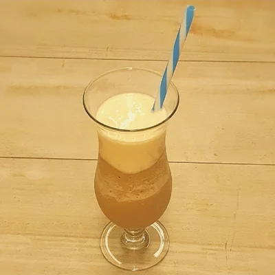 Receita de Milkshake de cappuccino com baunilha no site de receitas DeliRec