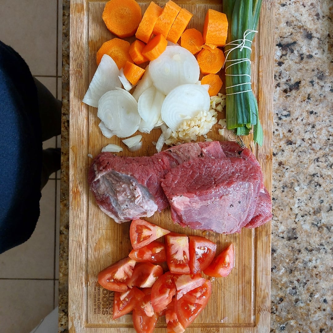 Foto da Carne de panela com cenouras e batatas - receita de Carne de panela com cenouras e batatas no DeliRec