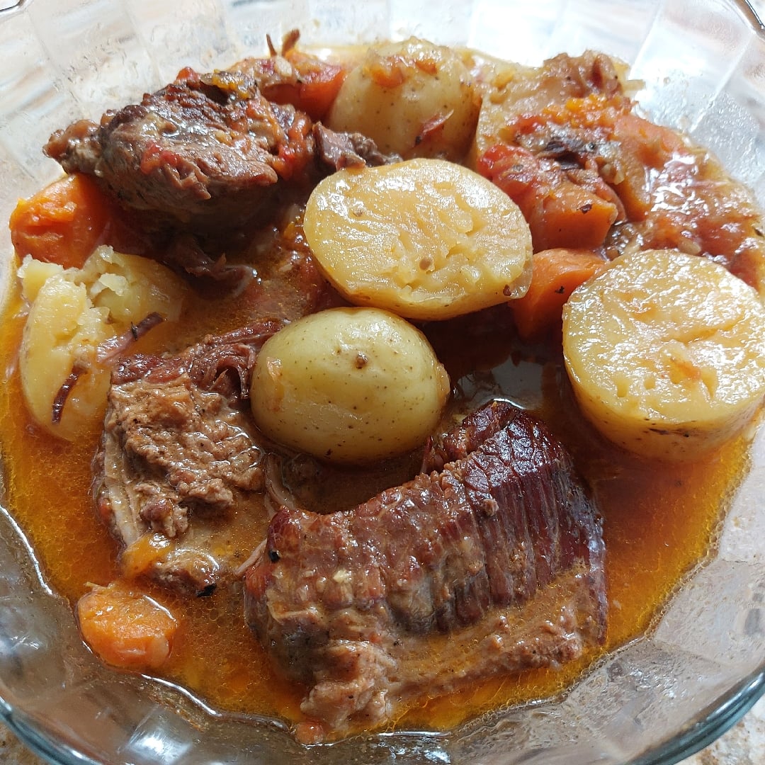 Foto da Carne de panela com cenouras e batatas - receita de Carne de panela com cenouras e batatas no DeliRec