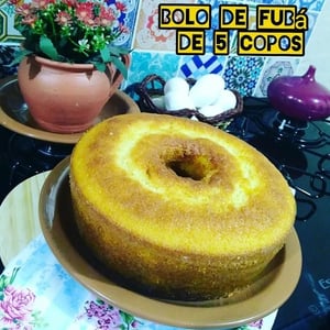 Bolo de fubá 5 copos Receita por lulugaldino - Cookpad