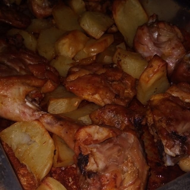 Photo of the Roasted Chicken Thigh with Potatoes – recipe of Roasted Chicken Thigh with Potatoes on DeliRec