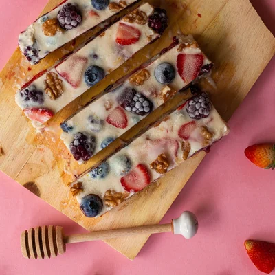 Recipe of Yogurt bar with berries on the DeliRec recipe website