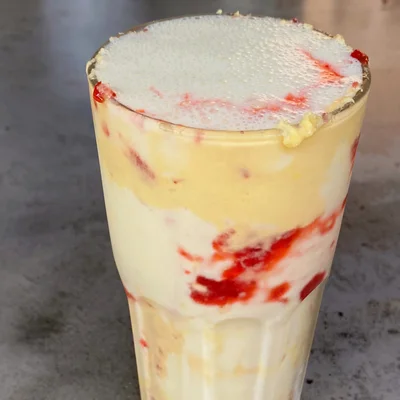 Recipe of Nest milkshake with strawberry on the DeliRec recipe website