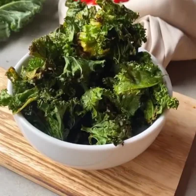 Recipe of kale kale chips on the DeliRec recipe website