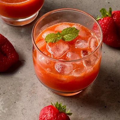 Recipe of Strawberry Juice with Orange on the DeliRec recipe website