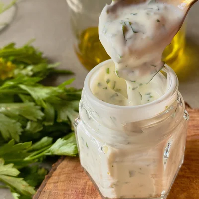 Receita de Molho de iogurt com ervas  no site de receitas DeliRec