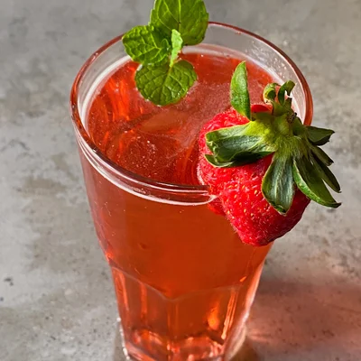 Recipe of Strawberry Italian Soda on the DeliRec recipe website