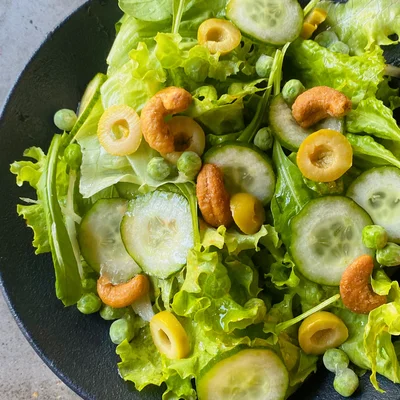 Recipe of Green salad with cashew nuts on the DeliRec recipe website