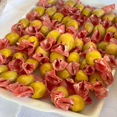 Recipe of Olives with Salami on the DeliRec recipe website