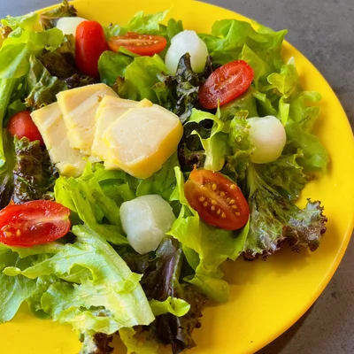 Receita de Salada de brie com melão  no site de receitas DeliRec
