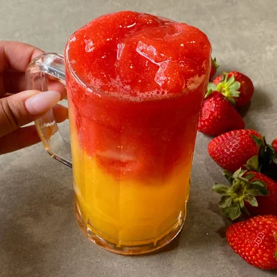 Recipe of Laramora juice - orange with strawberry on the DeliRec recipe website