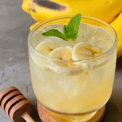 Recipe of Banana Caipirinha with honey on the DeliRec recipe website