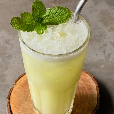 Recipe of Melon Juice with Mint & Persian Lime on the DeliRec recipe website