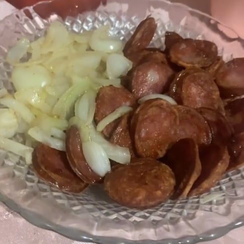 Photo of the Pepperoni sausage with onion – recipe of Pepperoni sausage with onion on DeliRec