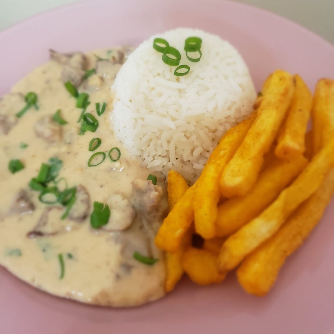 Photo of the Quick Beef Stroganoff with Fries – recipe of Quick Beef Stroganoff with Fries on DeliRec