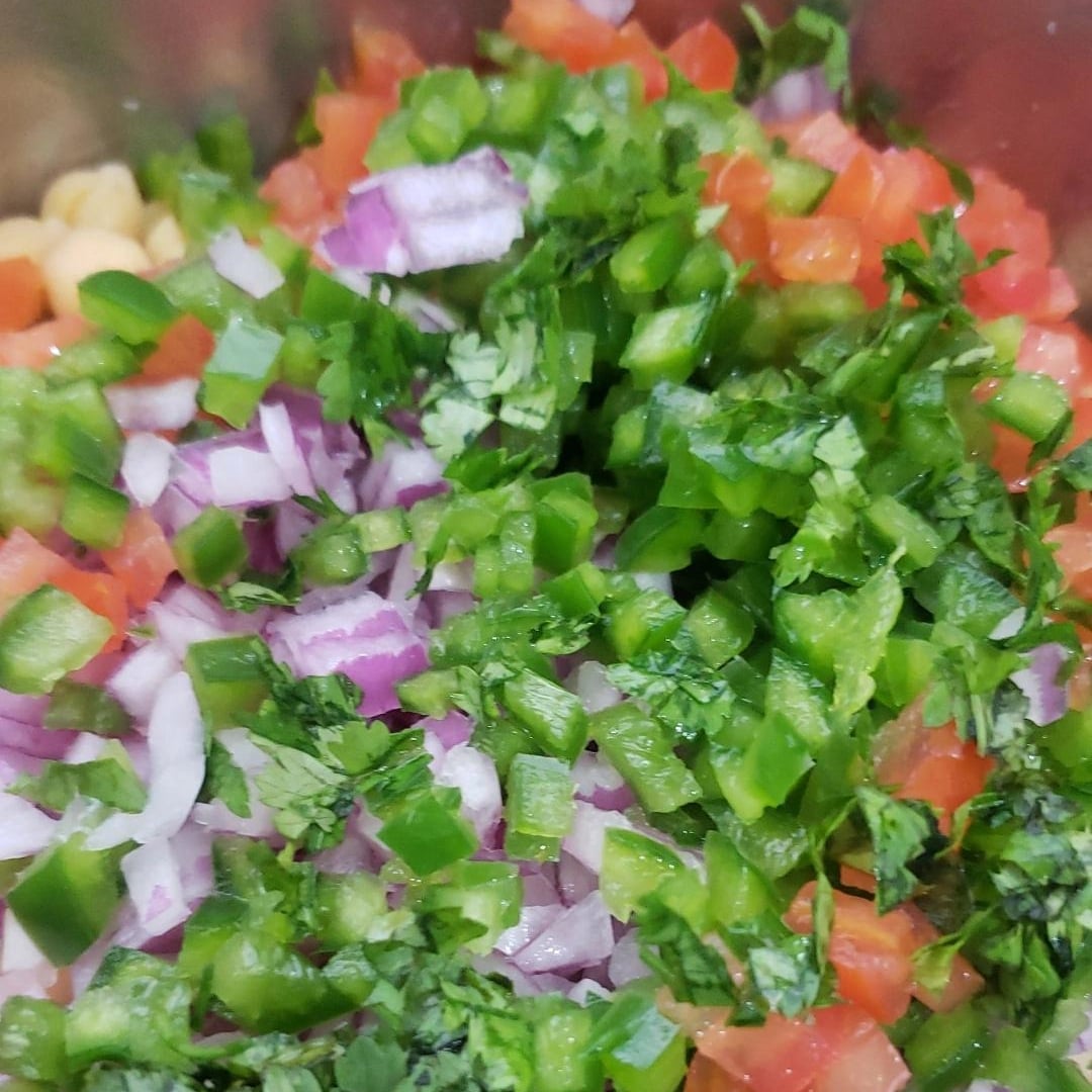 Foto da Salada vegana de grãos de bico  - receita de Salada vegana de grãos de bico  no DeliRec