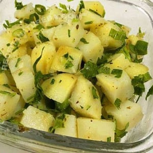 Salada simples de  batata 