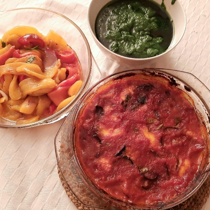 Foto da Parmigiana: berinjelas ao forno em uma cama de tomate e mozzarella - receita de Parmigiana: berinjelas ao forno em uma cama de tomate e mozzarella no DeliRec