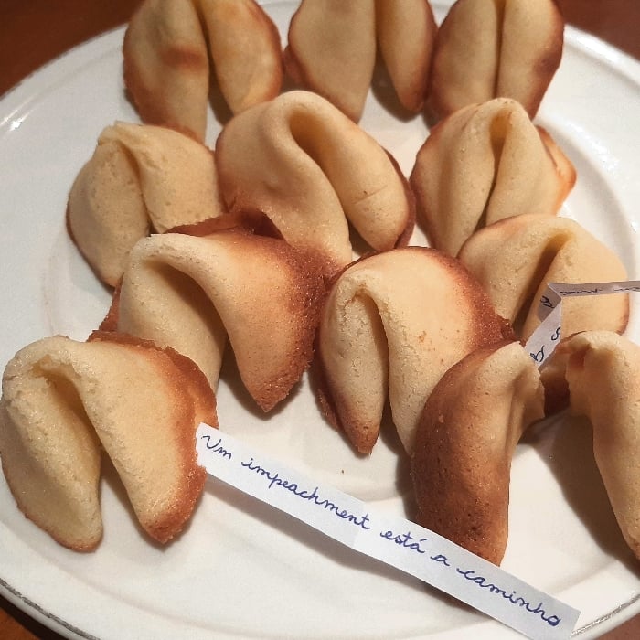 Photo of the Fortune cookie (predicts the future, etc.) – recipe of Fortune cookie (predicts the future, etc.) on DeliRec