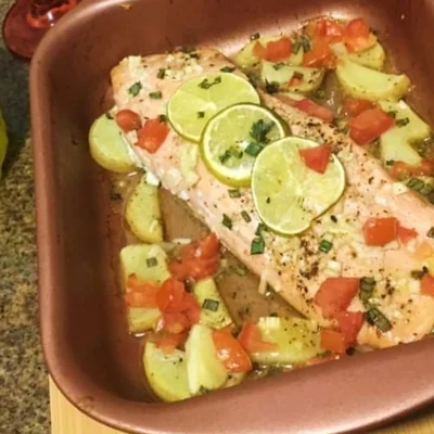Recipe of Roasted Salmon with Potatoes on the DeliRec recipe website