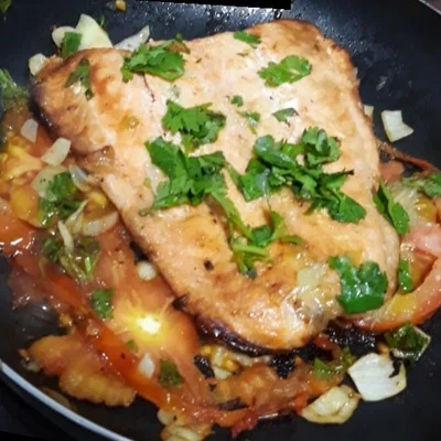 Recipe of salmon in the skillet on the DeliRec recipe website