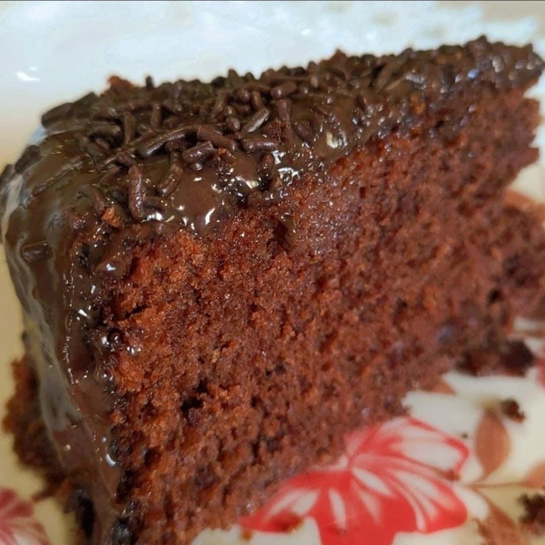 Photo of the Chocolate Cake with Brigadeiro – recipe of Chocolate Cake with Brigadeiro on DeliRec