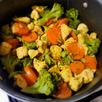 Recipe of Chicken with broccoli and carrots on the DeliRec recipe website