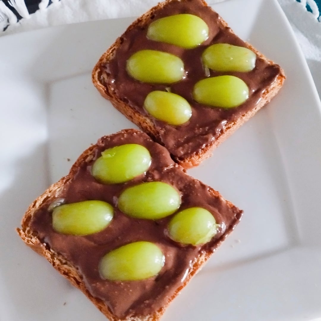 Photo of the Chocolate Tostada Fit with Green Grapes 💚🇧🇷 – recipe of Chocolate Tostada Fit with Green Grapes 💚🇧🇷 on DeliRec