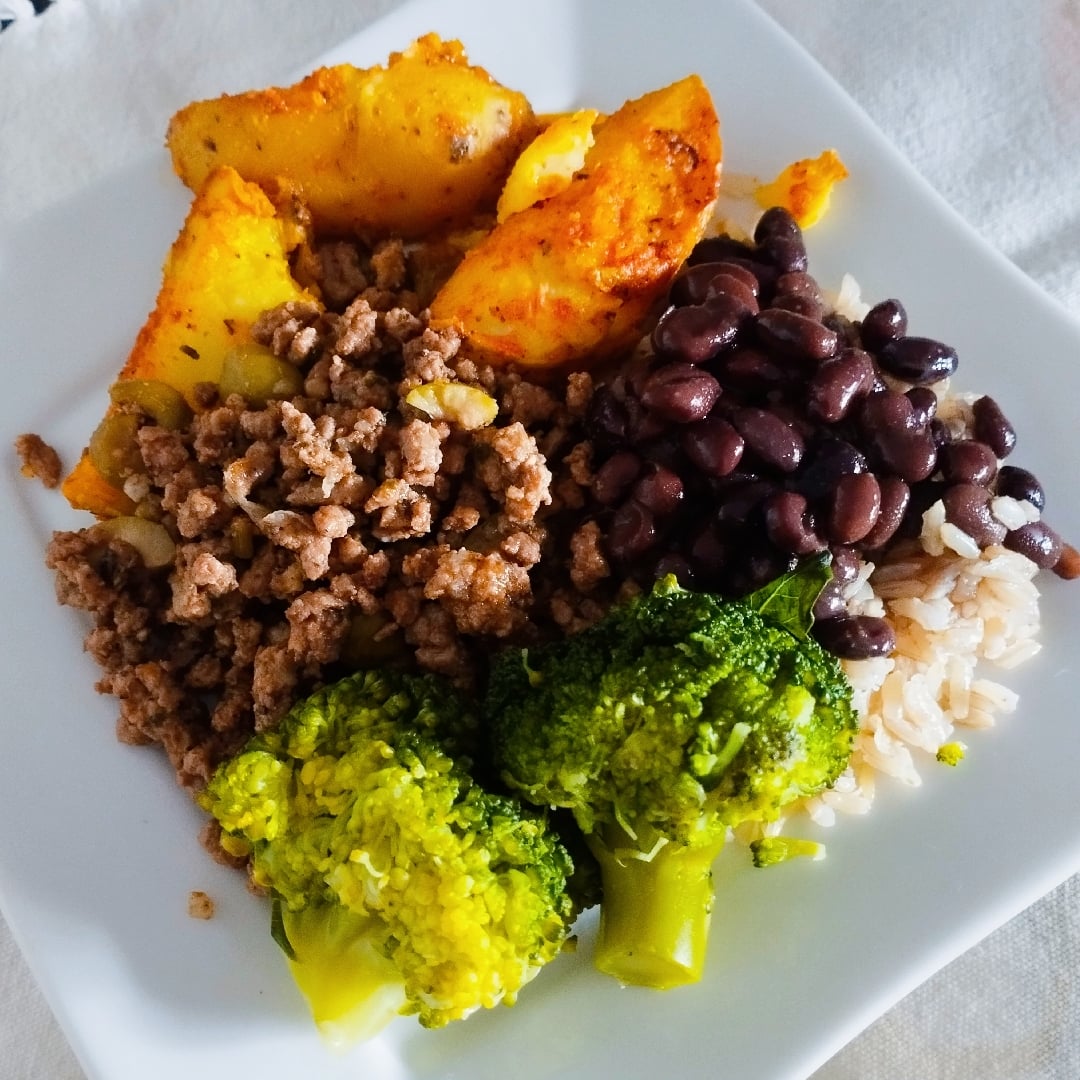 Foto da Sugestão de Almoço Fit Protéico 🇧🇷 - receita de Sugestão de Almoço Fit Protéico 🇧🇷 no DeliRec