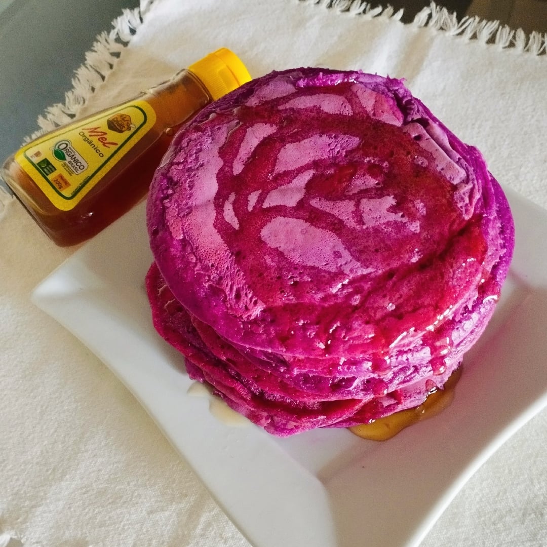 Photo of the American Purple Pitaya Pancake with Organic Honey – recipe of American Purple Pitaya Pancake with Organic Honey on DeliRec