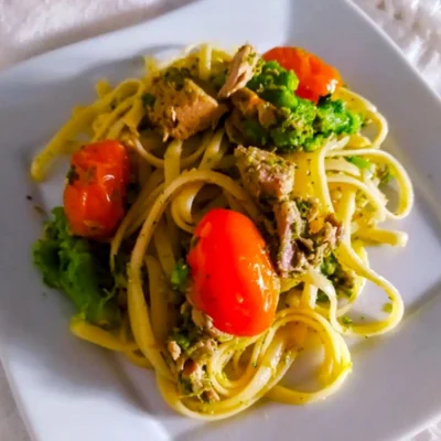 Recipe of Fit Noodles with Tuna, Broccoli and Cherry Tomato 🇮🇹 on the DeliRec recipe website