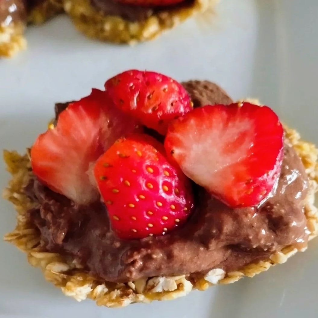 Photo of the Chocolate Fit Pie with 🍓🍫 – recipe of Chocolate Fit Pie with 🍓🍫 on DeliRec