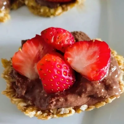 Recipe of Chocolate Fit Pie with 🍓🍫 on the DeliRec recipe website