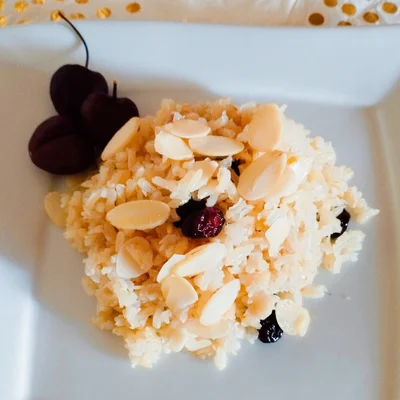 Recipe of Rice with Laminated Almonds and Champagne Raisins 🍾🎄 on the DeliRec recipe website