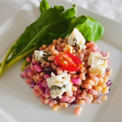 Receita de Salada de Feijão Manteiguinha com Gorgonzola  no site de receitas DeliRec