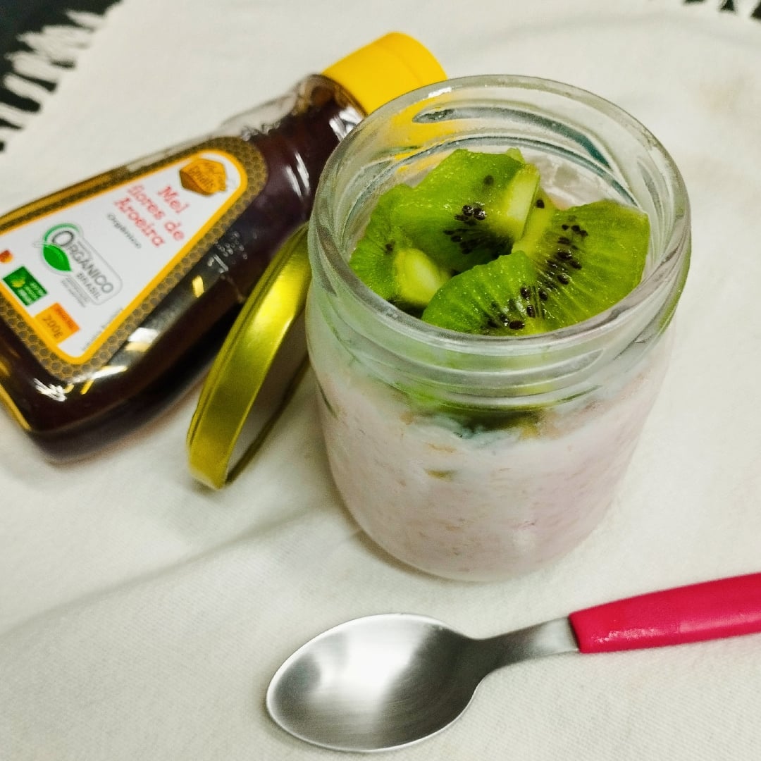 Photo of the Healthy Breakfast with Overnight Oats with Organic Honey Flores de Aroeira – recipe of Healthy Breakfast with Overnight Oats with Organic Honey Flores de Aroeira on DeliRec