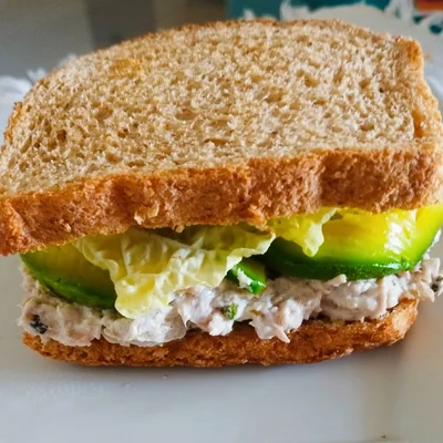 Recipe of Fit Tuna Sandwich with Avocado and Swiss Chard 😋🇺🇸 on the DeliRec recipe website