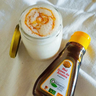 Recipe of Natural yogurt beaten with Organic Honey Flores de Aroeira 🍯 on the DeliRec recipe website